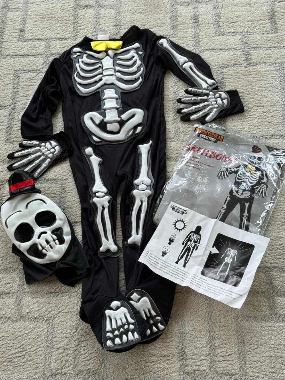 Spooktacular glows in dark Skullbones Halloween costume small